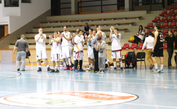 Pénteken rangadót játszik a Motax KC Pápa