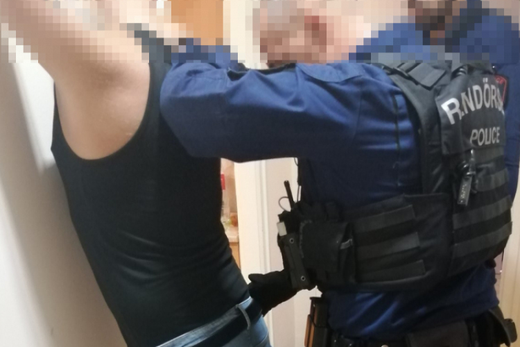 Fogházbüntetést kaphat a Pápa-környéki faluban fejszével támadó férfi