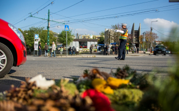 Mindenszentek - Közlekedjen óvatosan