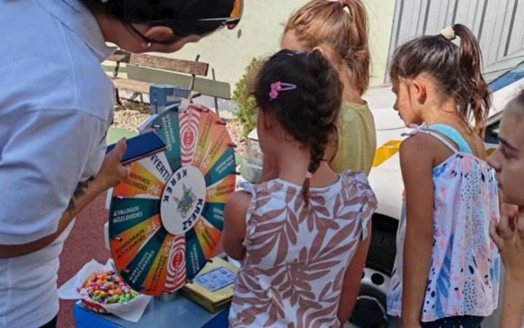 Nyári táborban vettek részt a rendőrök Pápán