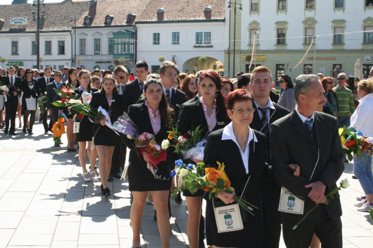 Mi nem az életre készülünk, mi itt élünk - Városi Ballagás 2016