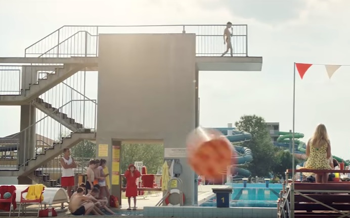 Tudta, hogy a Vodafone a pápai stranddal reklámozza a korlátlan internetét?