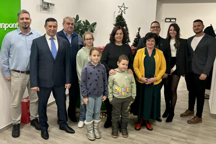 Rászoruló családokat támogatott az OTP Ingatlanpont pápai irodája