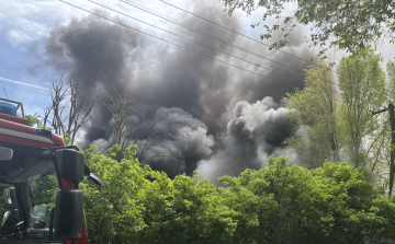 Melléképület, autók és gumik lángoltak Mátyusházán