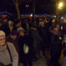 Négy gyertya ég a város adventi koszorúján