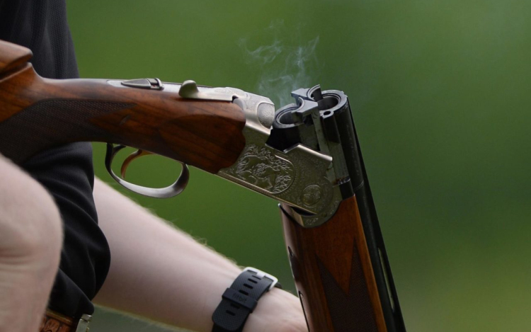 Engedély nélkül tartott fegyverével lőtte le a kutyáját a takácsi férfi