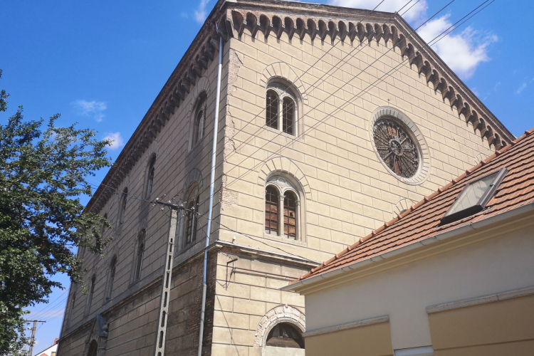 Adományokat gyűjtenek a pápai zsinagóga felújítására