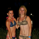 Fürdőztek az éjszakában