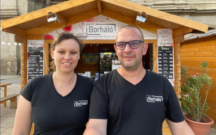 Több, mint egy borkereskedés - Egyéves a Borháló pápai üzlete!