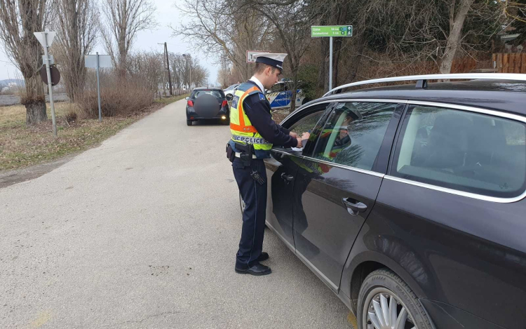 Fokozott ellenőrzést tartott a rendőrség az utakon