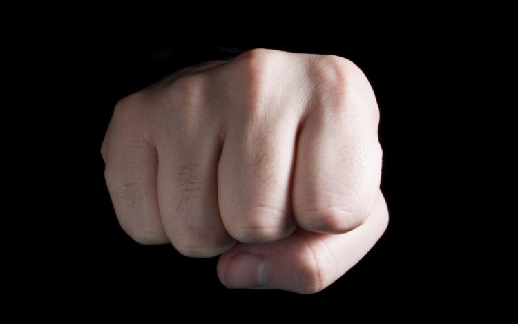 Garázda a sörözőben