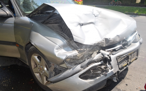 Balesetet okozott, majd elhajtott