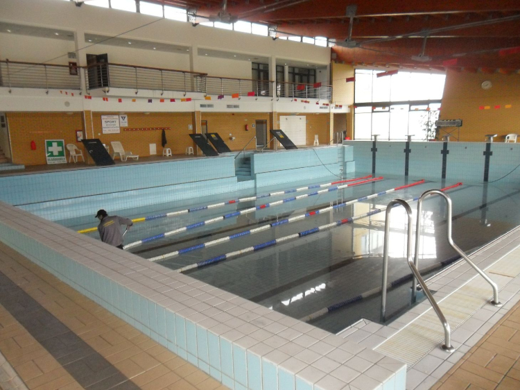 Egy héttel korábban nyit újra az uszoda