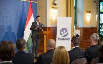 A kormány stratégiai partnere lett a pápai Yanfeng