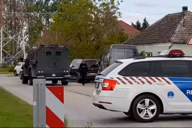 Fegyverrel fenyegette a mentősöket egy ember Pápateszéren, kivonult a TEK