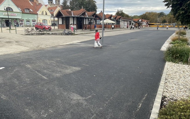 Fizetős lesz a parkolás a Piac téren