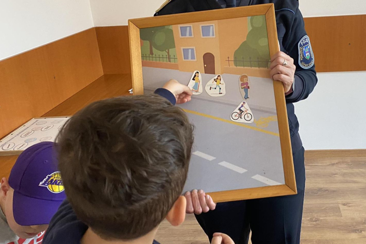 Az evangélikus iskola kisdiákjai jártak a rendőrségen