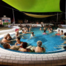 Fürdőztek az éjszakában