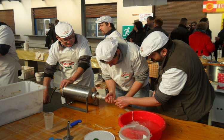 Idén is sokan kóstoltak a Pápai Böjtelőn