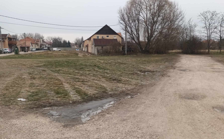 Büntetés járhat a zöld területen való parkolásért