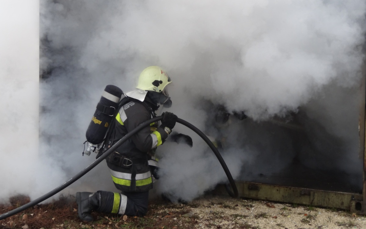 Teljes terjedelmében égett egy melléképület Magyargencsen