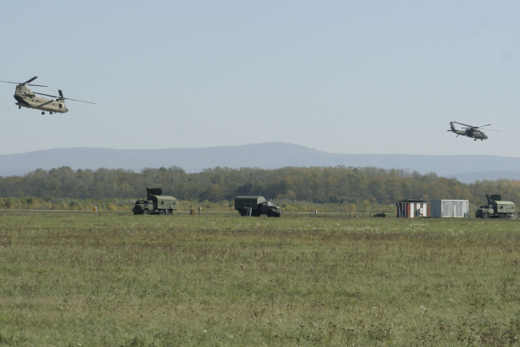 Gripenek támadták meg a Pápáról felszálló helikoptereket és sugárhajtású gépeket
