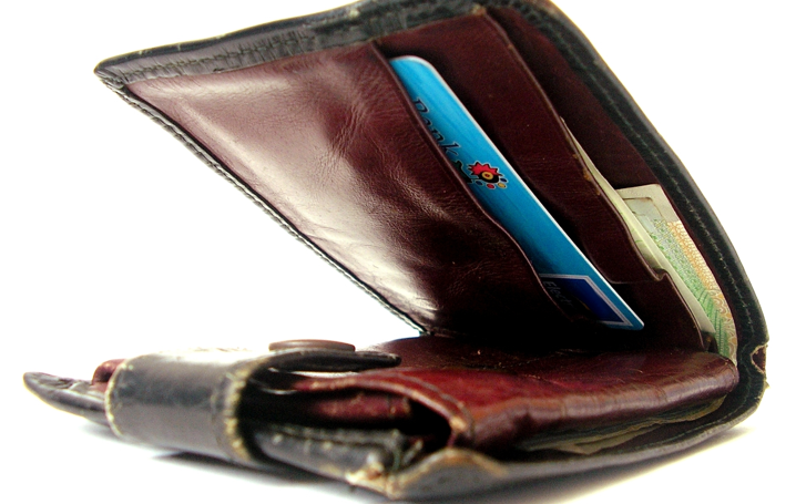 Meglopta ismerősét