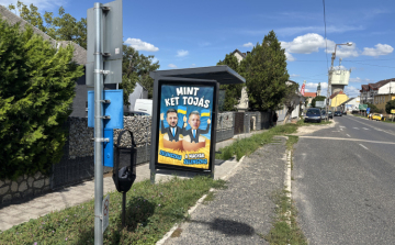 A képviselő-testületi ülésen is téma volt a pápai buszmegálló-hirdetések ügye