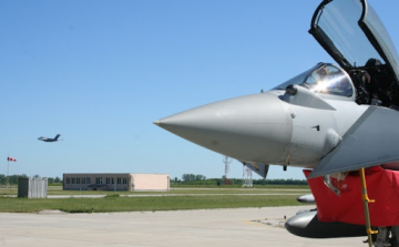 Katonai fejlesztési keretegyezményt írt alá Magyarország és az Egyesült Államok