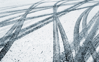 Súlyos baleset a havazásban