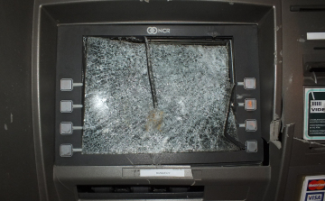Elfogták egy bankautomata megrongálóját