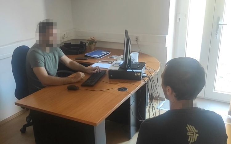 Az egyik pápai szórakozóhely udvarán estek egymásnak