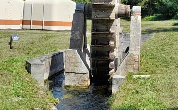 Megállt a tapolcafői malomkerék, annyira lecsökkent a forrás vízhozama