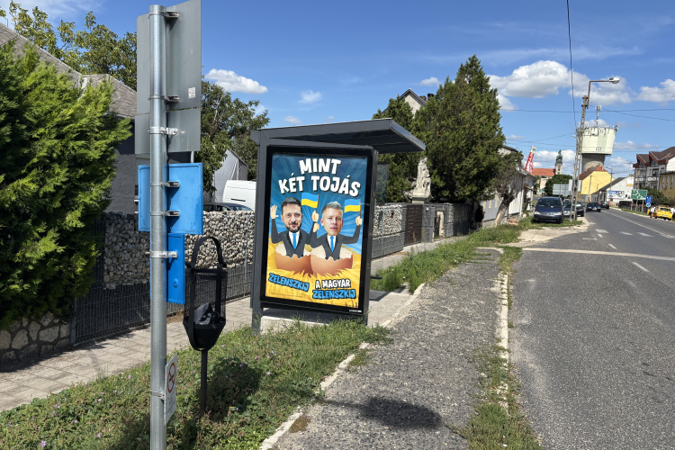 Kiderült, mennyi pénzt kap a város a buszmegállókban lévő hirdetések után
