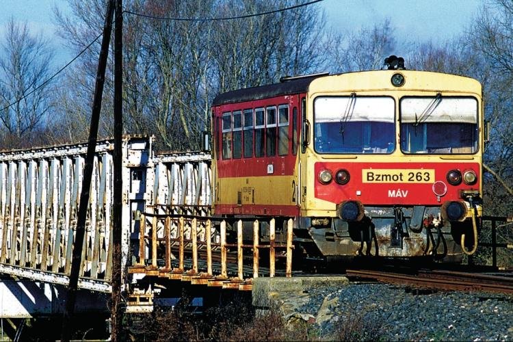 Két pápai vasútvonal is ott van a legproblémásabbak között