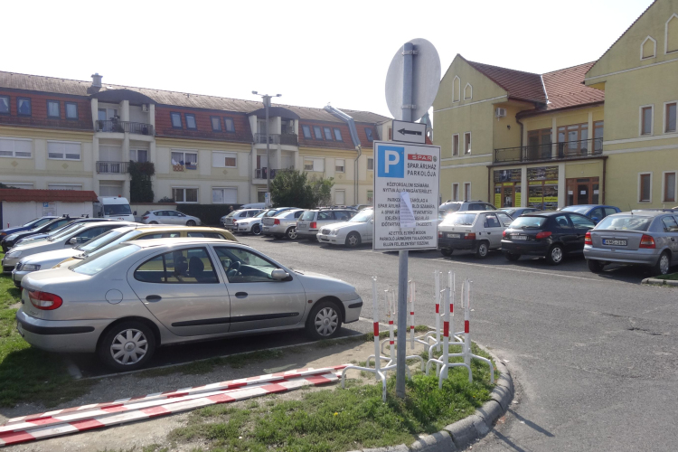 Figyelem! Hétfőtől fizetős a Spar parkoló