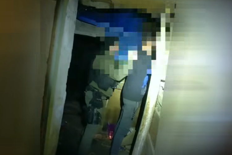 Az egyik Pápa környéki faluban fogtak el a rendőrök egy körözött személyt - Videó