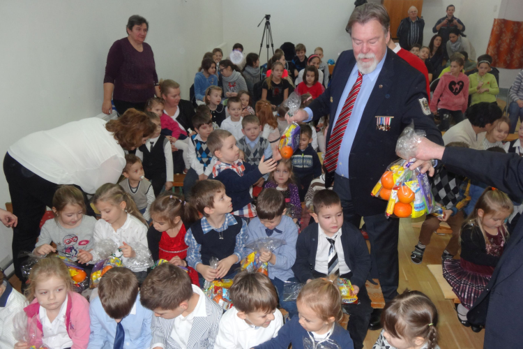 Értékes adományt hozott ismét Pápára a Teuton Lovagrend