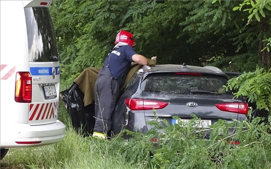 Autóbalesetben meghalt két ember Jász-Nagykun-Szolnok megyében