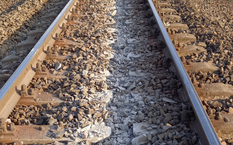 Gázolt a pápai vonat!