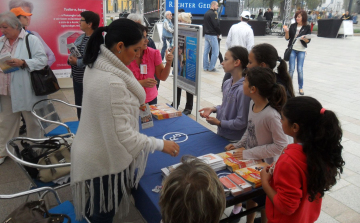 Richter Egészségváros a pápai Fő téren