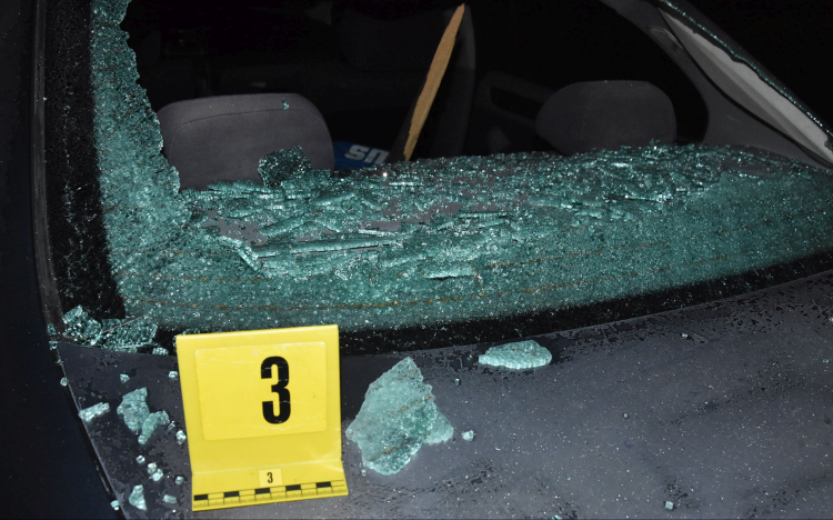 Összevesztek, megrongálta a nő ingatlanját és autóját