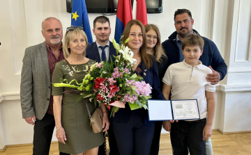 Átvette megbízólevelét Ujvári Szilvia megválasztott országgyűlési képviselő