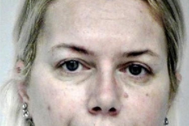 Eltűnt a képen látható pápai nő, a kislányát is keresi a rendőrség 