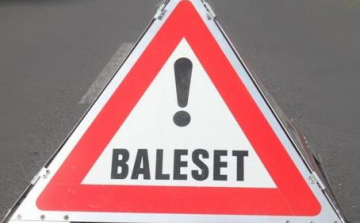 Árokba csúszott egy autó Győrszemerénél