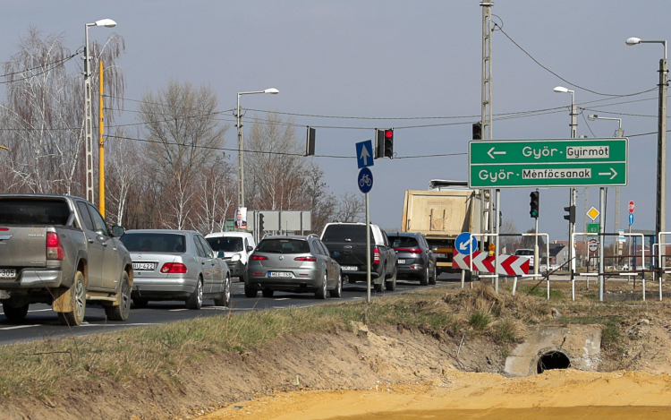 Változik a forgalmi rend Győrnél, az új 83-as építése miatt