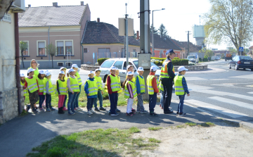 Zebraséta elsősökkel