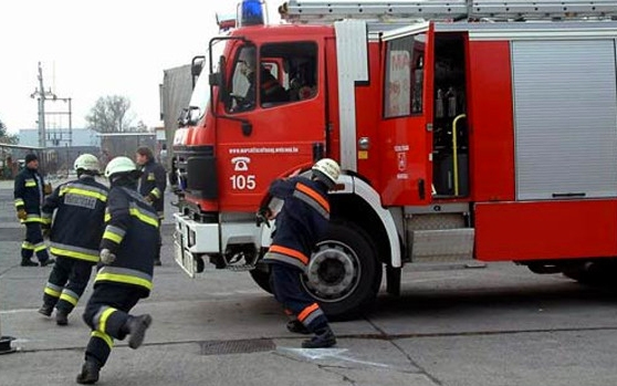 Kisteherautó lángolt Takácsiban