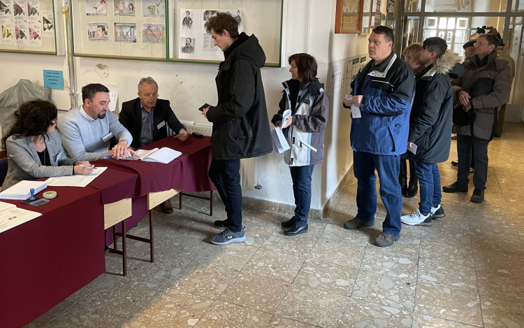 Pápán többen szavaznak, mint átlagosan az országban