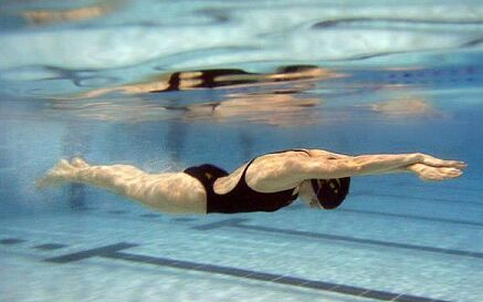 500 ezer forintot ad a polgármester a pápai úszóknak